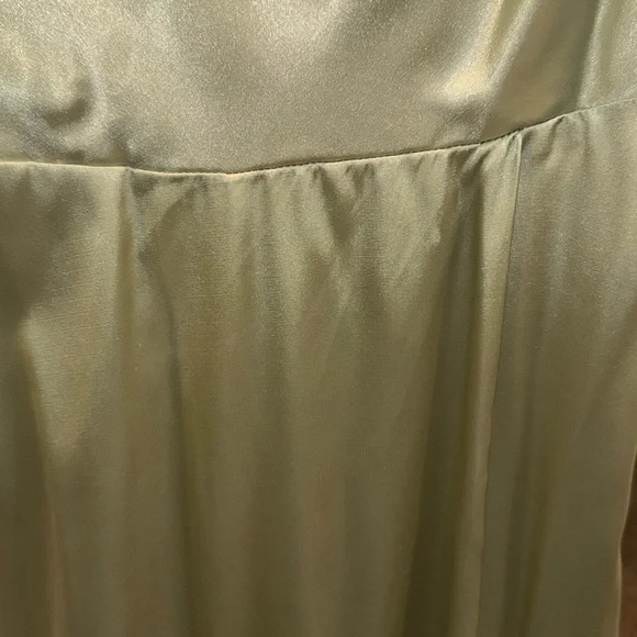 Elegant Strapless Green Dress - Picture 5 of 6